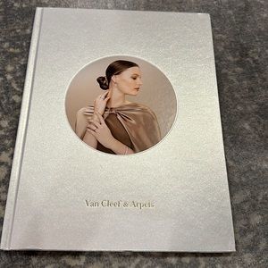 VAN CLEF & ARPELS BOUND BOOK AND ENVELOPE NWT